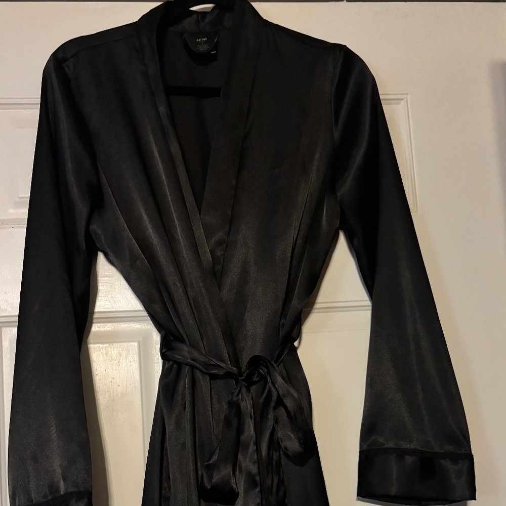 Apt. 9 Intimates Women’s Robe Black Sz Small Belt Tie